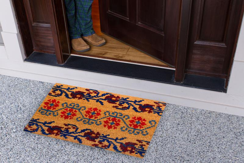 COVORAS INTRARE ANTIDERAPANT TRADITIONAL OLTENIA, HEINNER HOME - imagine 4