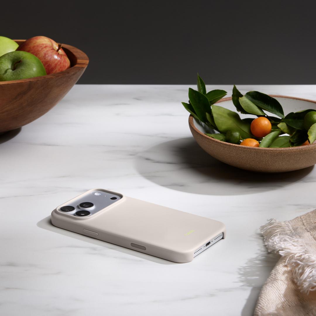 Beats iPhone 17 Pro Max Case with MagSafe and Camera - imagine 3