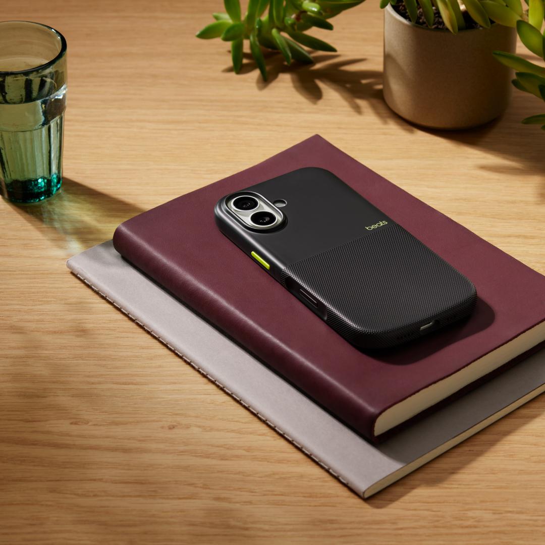 Beats iPhone 17 Rugged Case with MagSafe and Camera Control - imagine 3