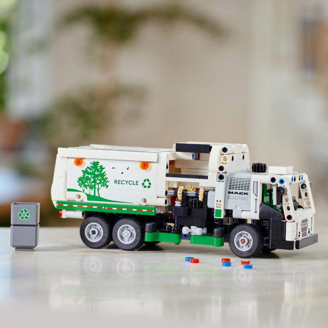 AUTOGUNOIERA MACK LR ELECT. LEGO 42167 - imagine 11