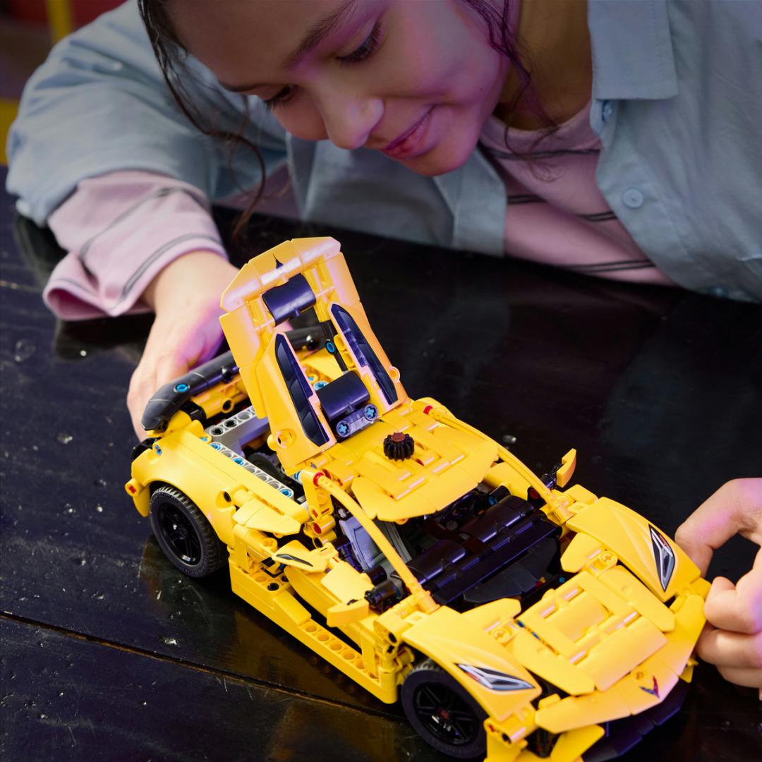 CHEVROLET CORVETTE STINGRAY, LEGO 42205 - imagine 10